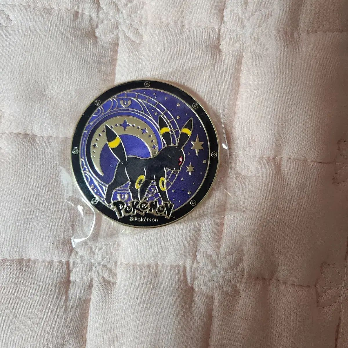 ブラッキー　缶バッジ ポケットモンスター 切り絵シリーズ キラキラ缶バッジ ブラッキー