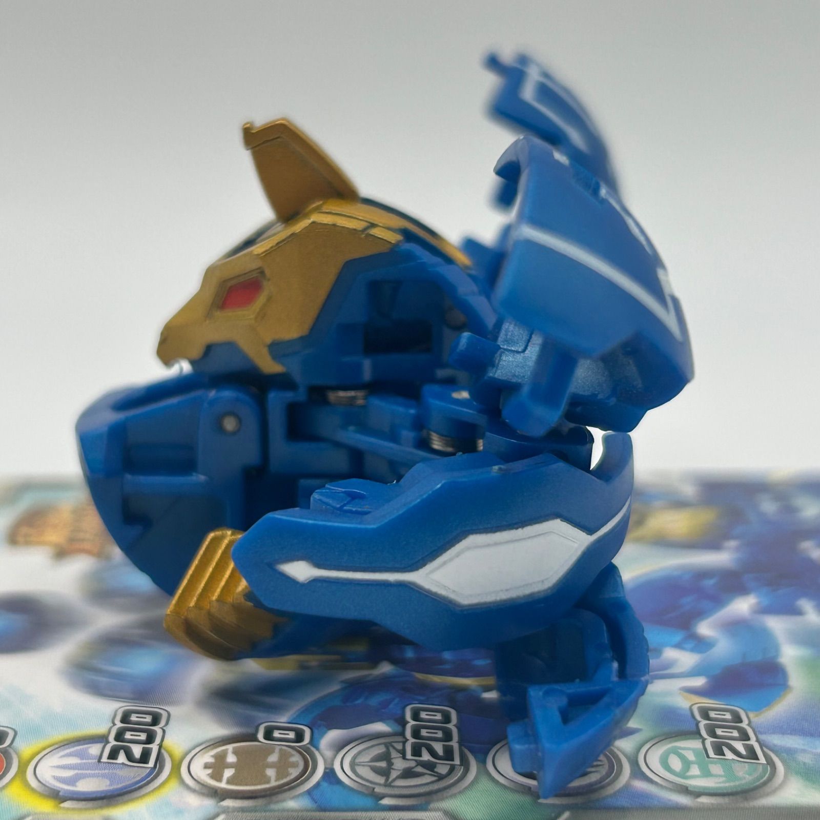 皇レオネス 将ファルコ