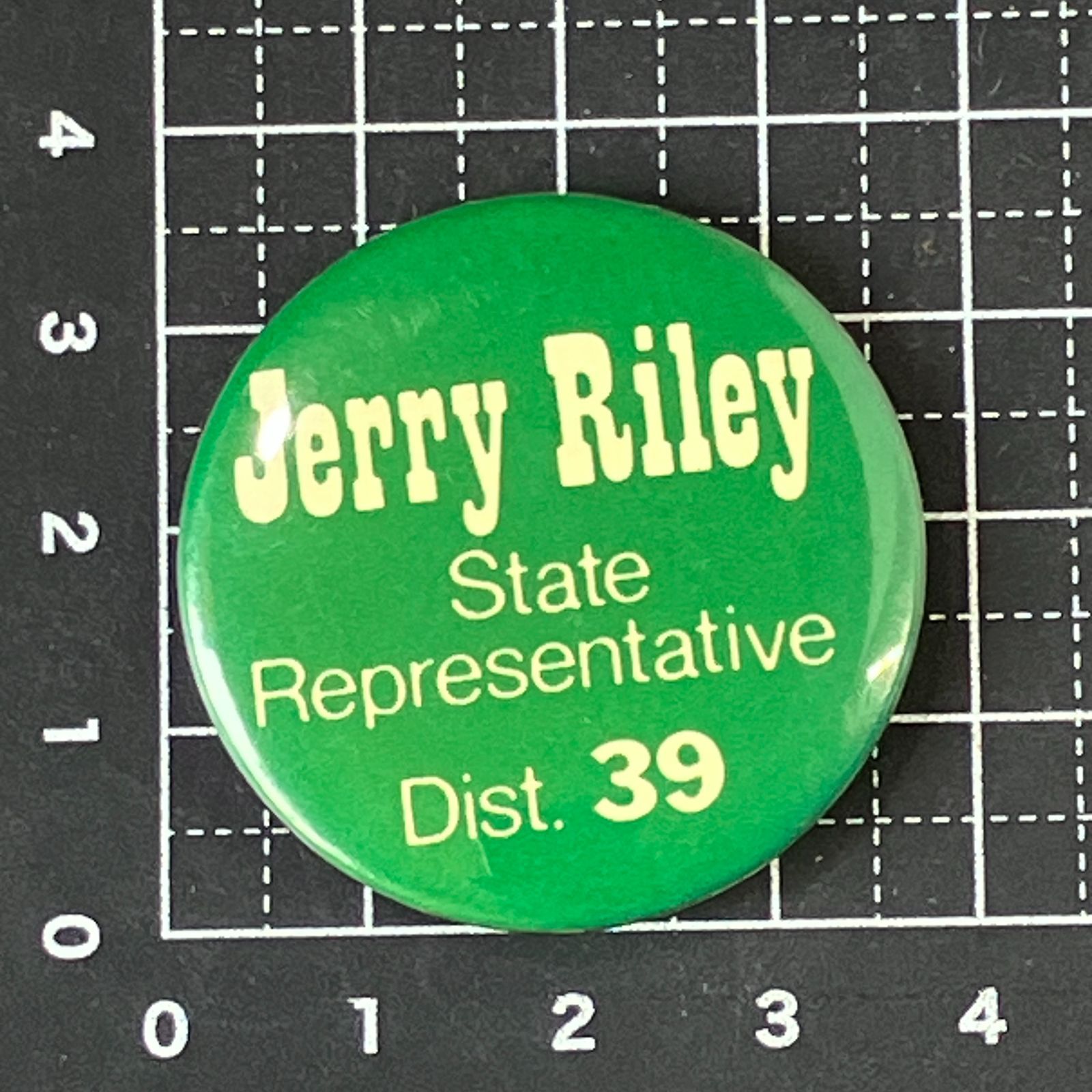 缶バッジ アメリカ 輸入 ビンテージ 『 ジェリー・ライリー 州下院議員 選挙区39 選挙キャンペーン 政治家 ポリティカル 候補者 』 当時物  ヴィンテージ バッチ ※ メッセージ ( BAT2888 ) - メルカリ