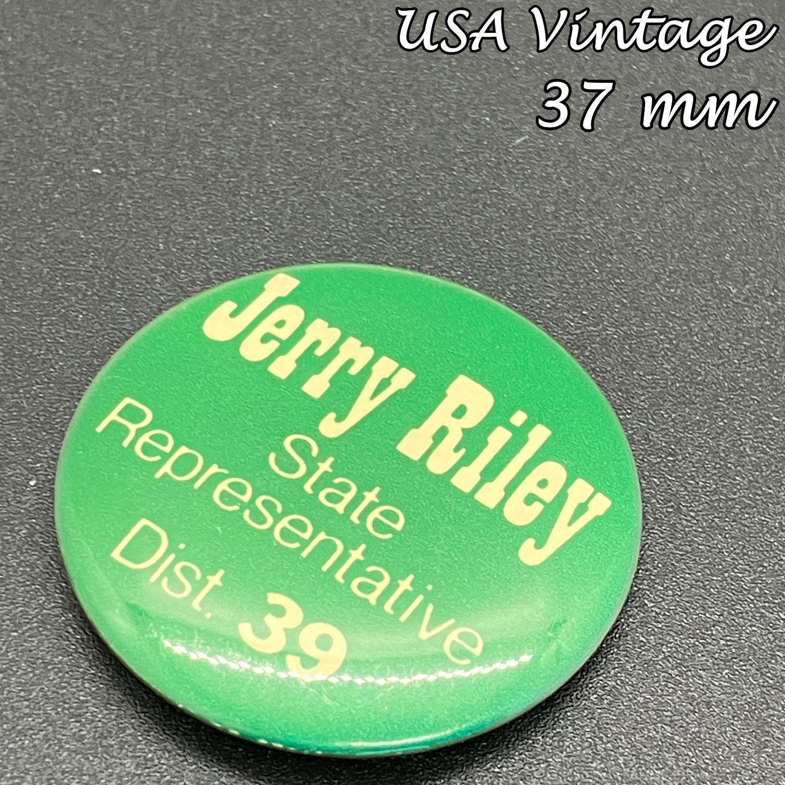 缶バッジ アメリカ 輸入 ビンテージ 『 ジェリー・ライリー 州下院議員 選挙区39 選挙キャンペーン 政治家 ポリティカル 候補者 』 当時物  ヴィンテージ バッチ ※ メッセージ ( BAT2888 ) - メルカリ