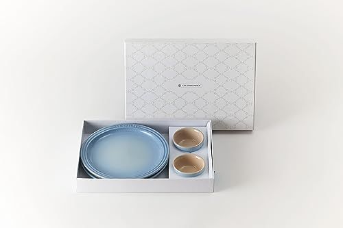 ル クルーゼ Le Creuset ラウンド プレート セット コースタルブルー 皿19 cm ラムカン 4点セット 耐熱 耐冷 電子レンジ オーブン 食洗器 対応 結婚祝い 記念日 ブライダル ギフト プレゼント 引出物 オーブン皿 耐熱皿 日本 品