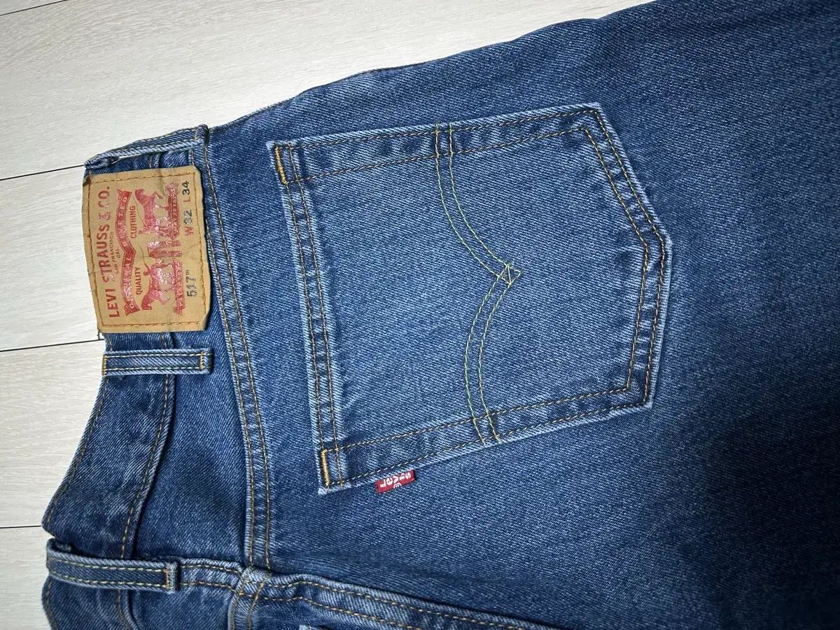 ブーツカット ジーンズ 517™ ミディアムインディゴ – リーバイス 