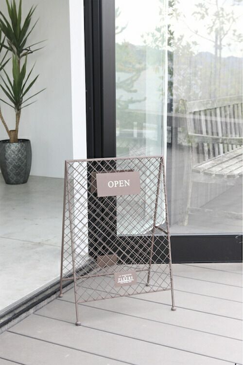 ブロア メッシュボードスタンド 折りたたみ式 アンティーク風 コベントガーデン COVENT GARDEN オーブン＆クローズ 掲示用品 US-48 ポイント10倍