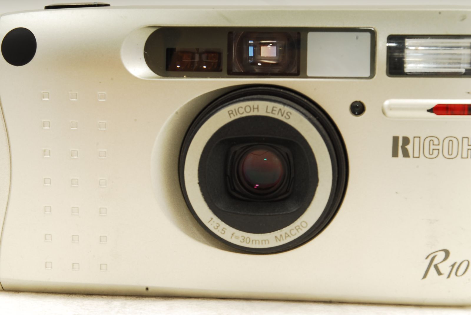 動作確認済】 リコー RICOH R10 ケース、ストラップ付 ＃20347 - メルカリ