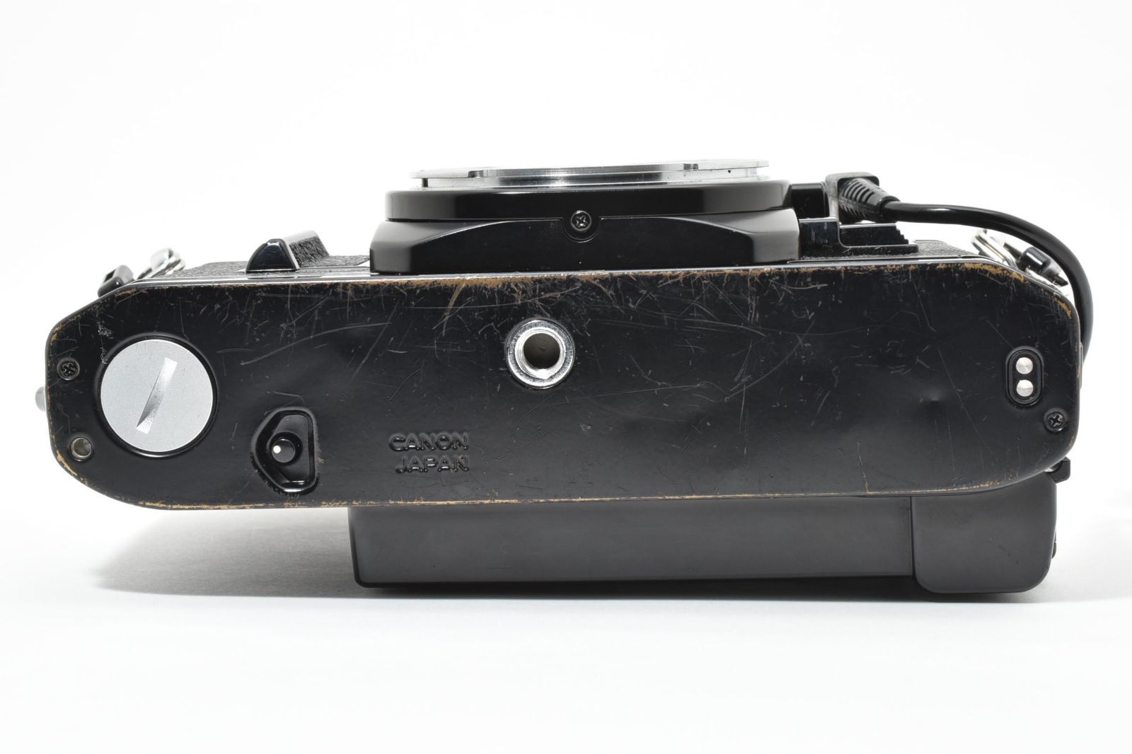 美品 CANON AE-1 ブラック フィルムカメラ　モルト新品交換済 M626 ⭐️美品⭐️モルト交換済⭐️Canon AE-1 PROGRAM ＋28mm F3.5 - メルカリ