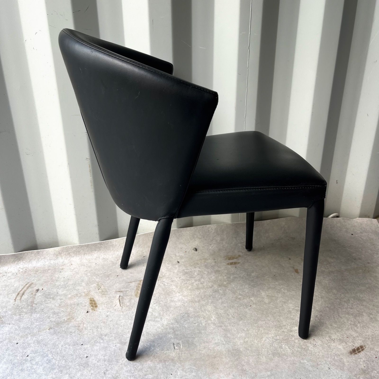 取付無料！カリガリス イタリア アメリチェア 本革ブラック ダイニングチェア 取付無料！カリガリス イタリア アメリチェア 本革ブラック ダイニング