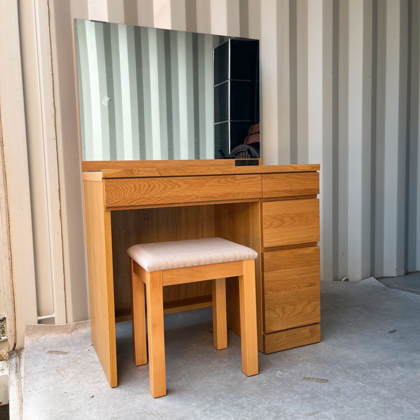 取付無料！高野木工 レッチェ80 北欧風ホワイトオークドレッサー 椅子付き✨ 取付無料！高野木工 レッチェ80 北欧風ホワイトオークドレッサー 椅子