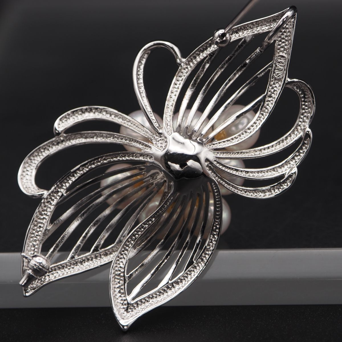 M595 本真珠 7.4mm8珠 パール SILVER刻印 ブローチ リーフ デザイン