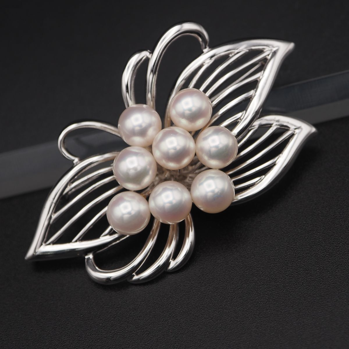 M595 本真珠 7.4mm8珠 パール SILVER刻印 ブローチ リーフ デザイン