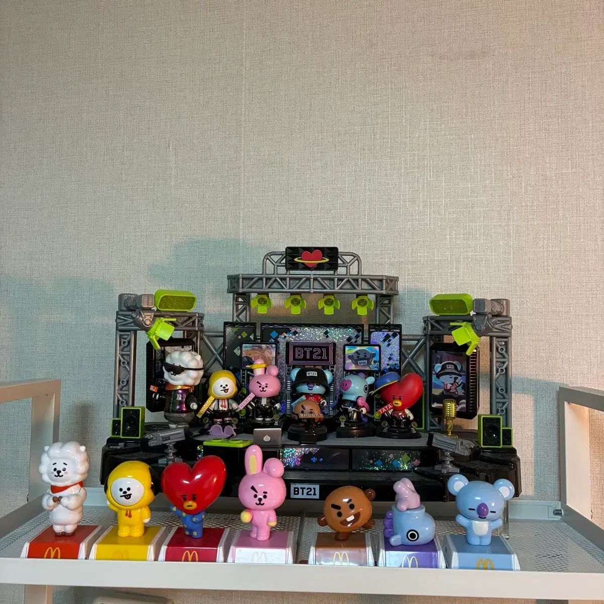 BT21 マクドナルド コラボ フィギュア フルセット - メルカリ BT21 マクドナルド コラボ フィギュア フルセット - メルカリ