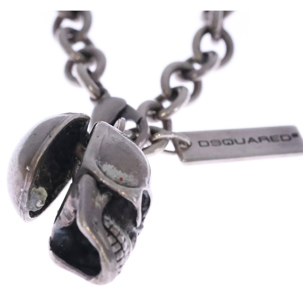 DSQUARED2 (ディースクエアード) ロゴプレート スカルモチーフ