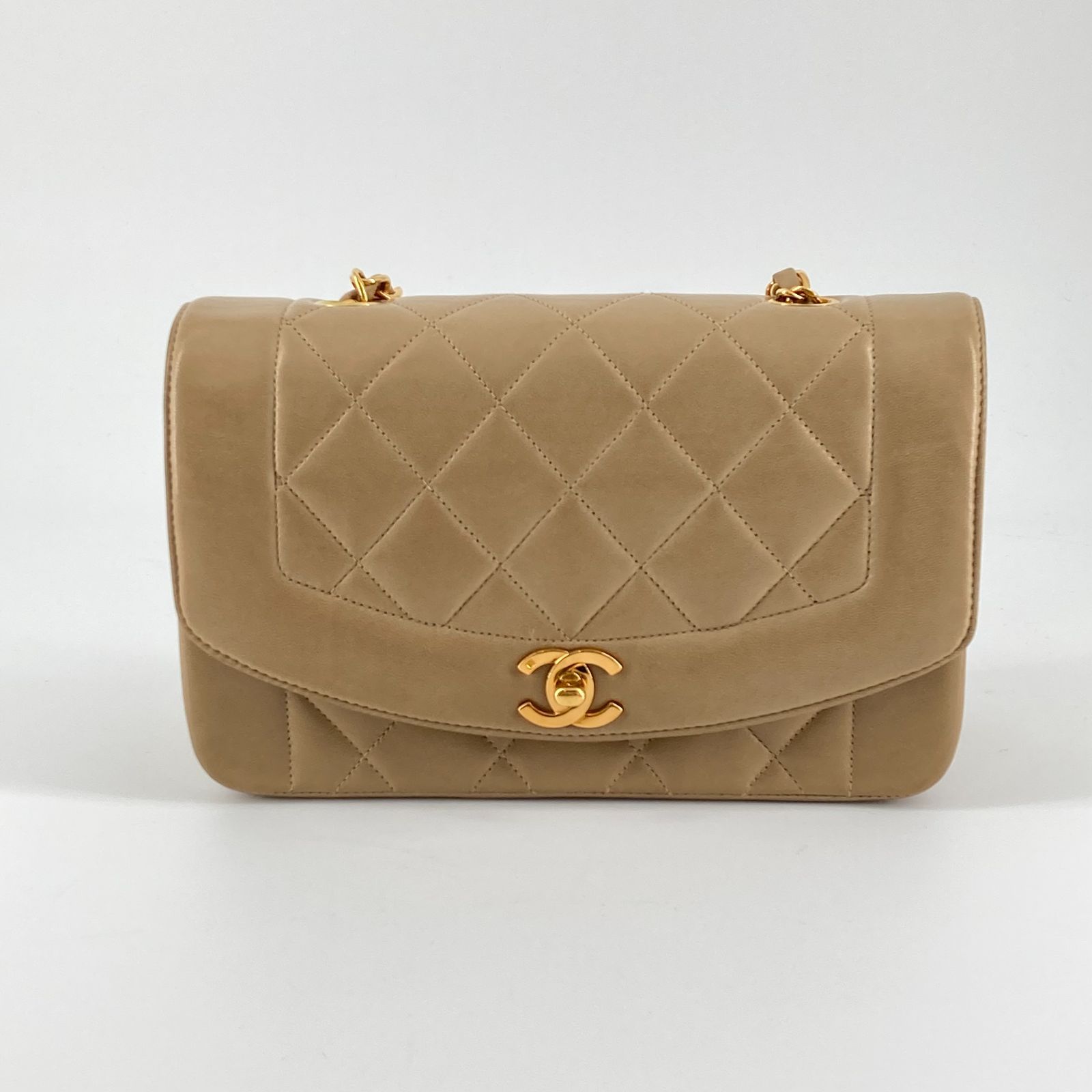 CHANEL（シャネル）ダイアナ22 マトラッセ チェーン ショルダー バッグ