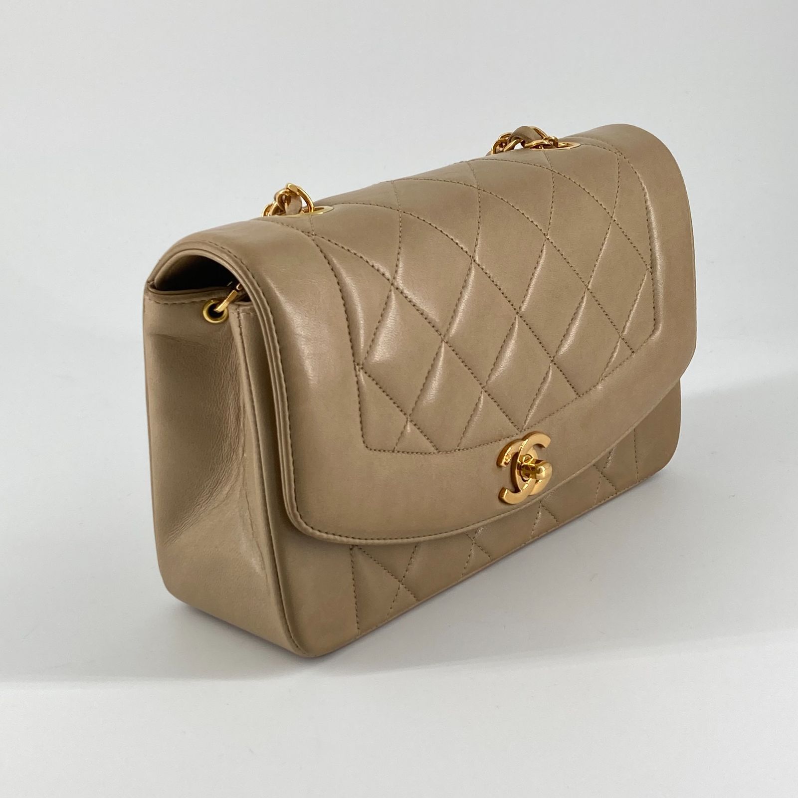 CHANEL（シャネル）ダイアナ22 マトラッセ チェーン ショルダー バッグ