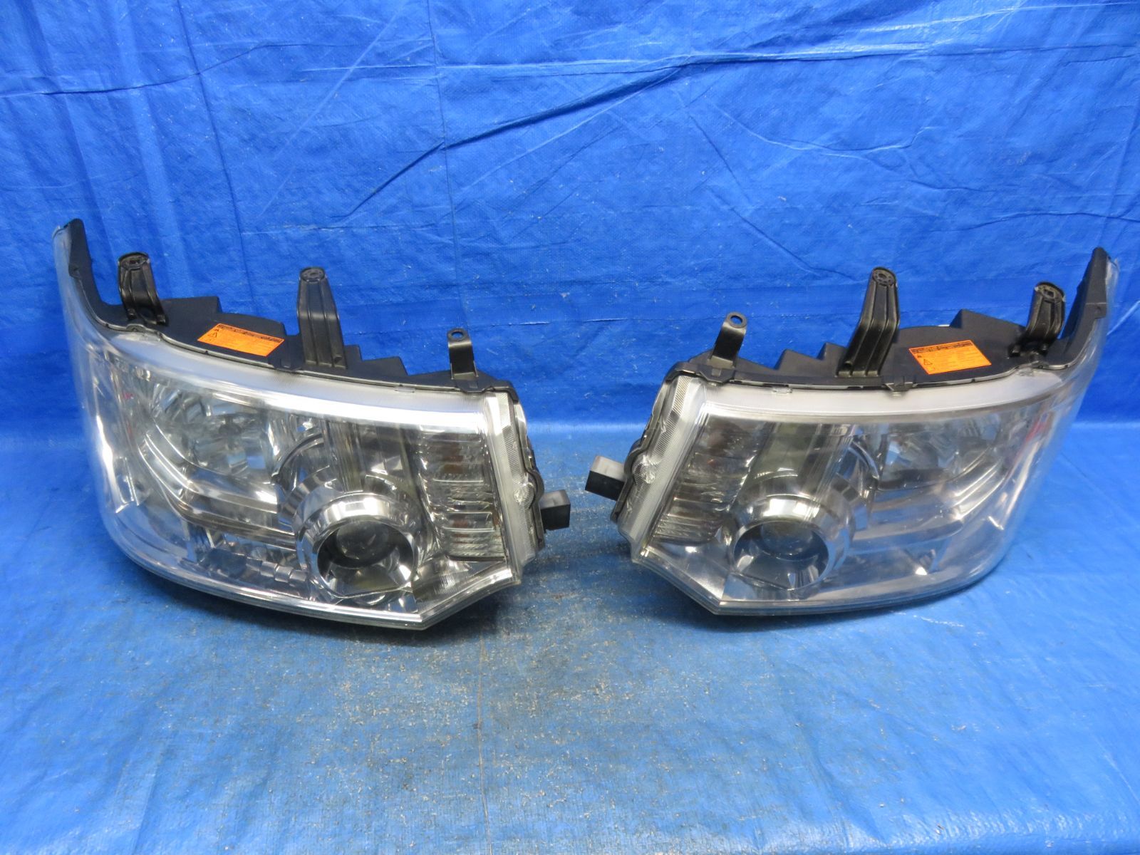 三菱 デリカD:5 D5 CV5W 純正 HID ヘッドライト 左右セット デリカD 