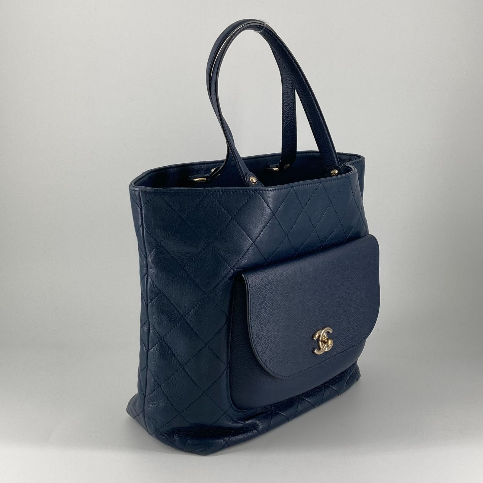 CHANEL（シャネル） キルティング レザー トート バッグ 24番台