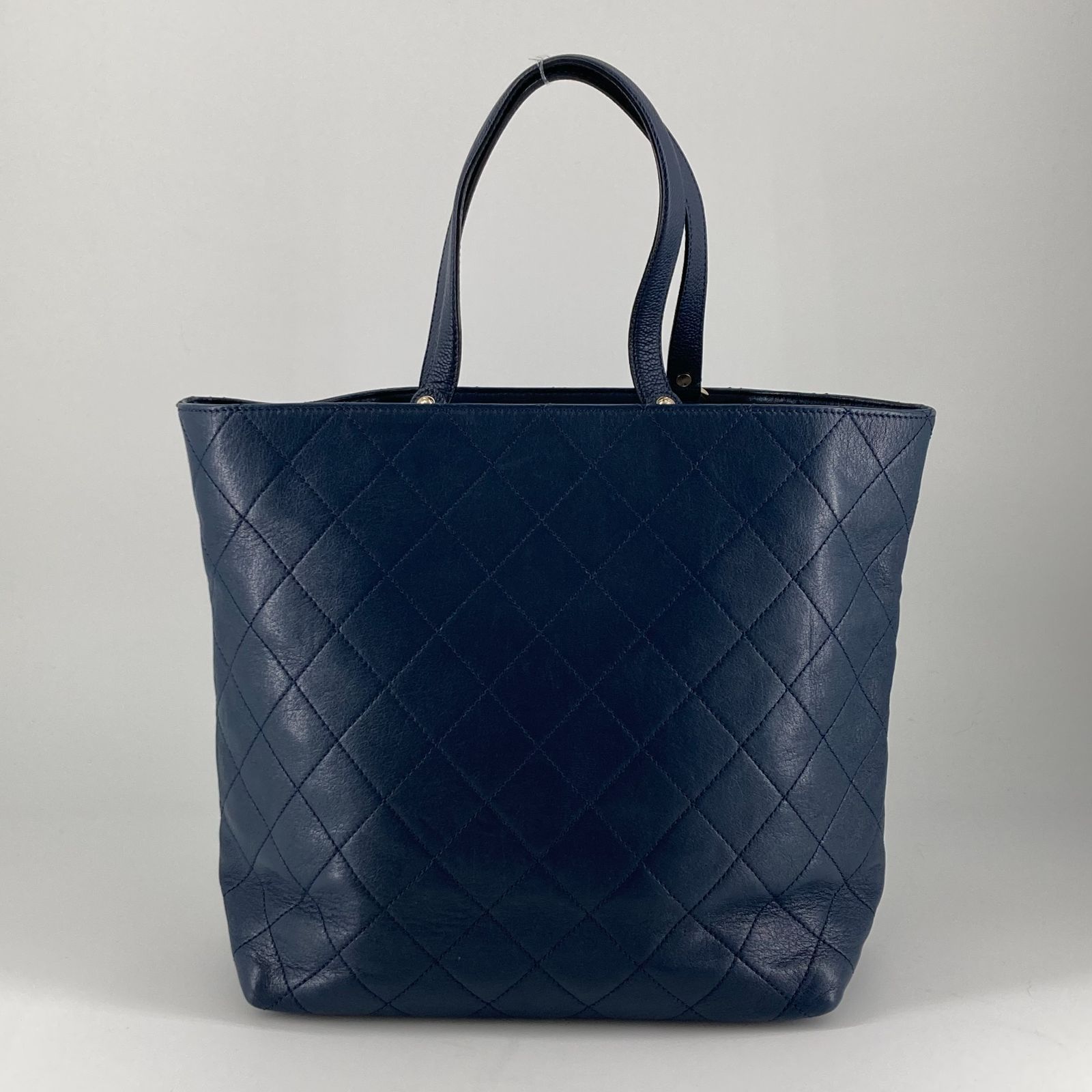 CHANEL（シャネル） キルティング レザー トート バッグ 24番台