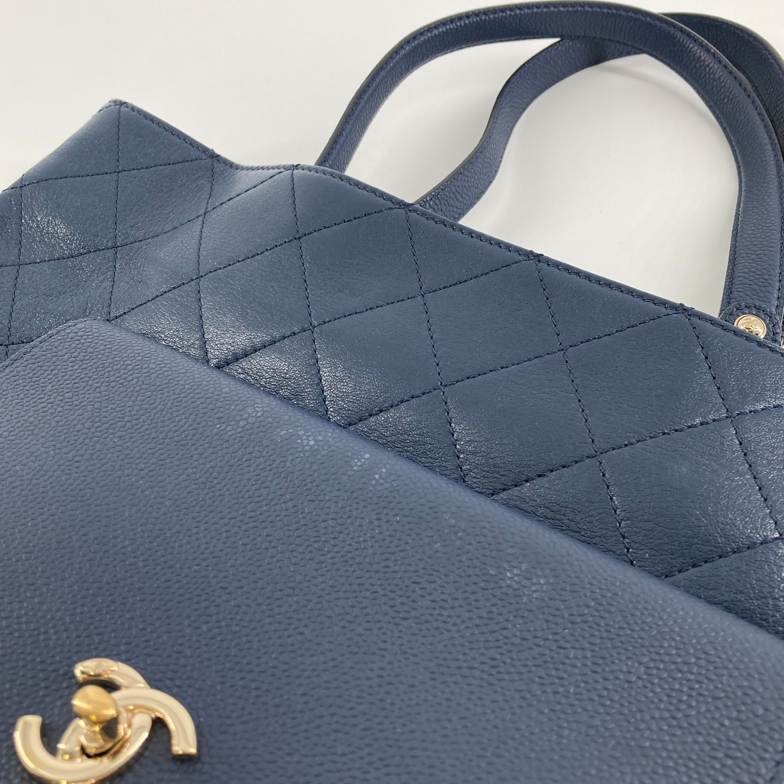 CHANEL（シャネル） キルティング レザー トート バッグ 24番台