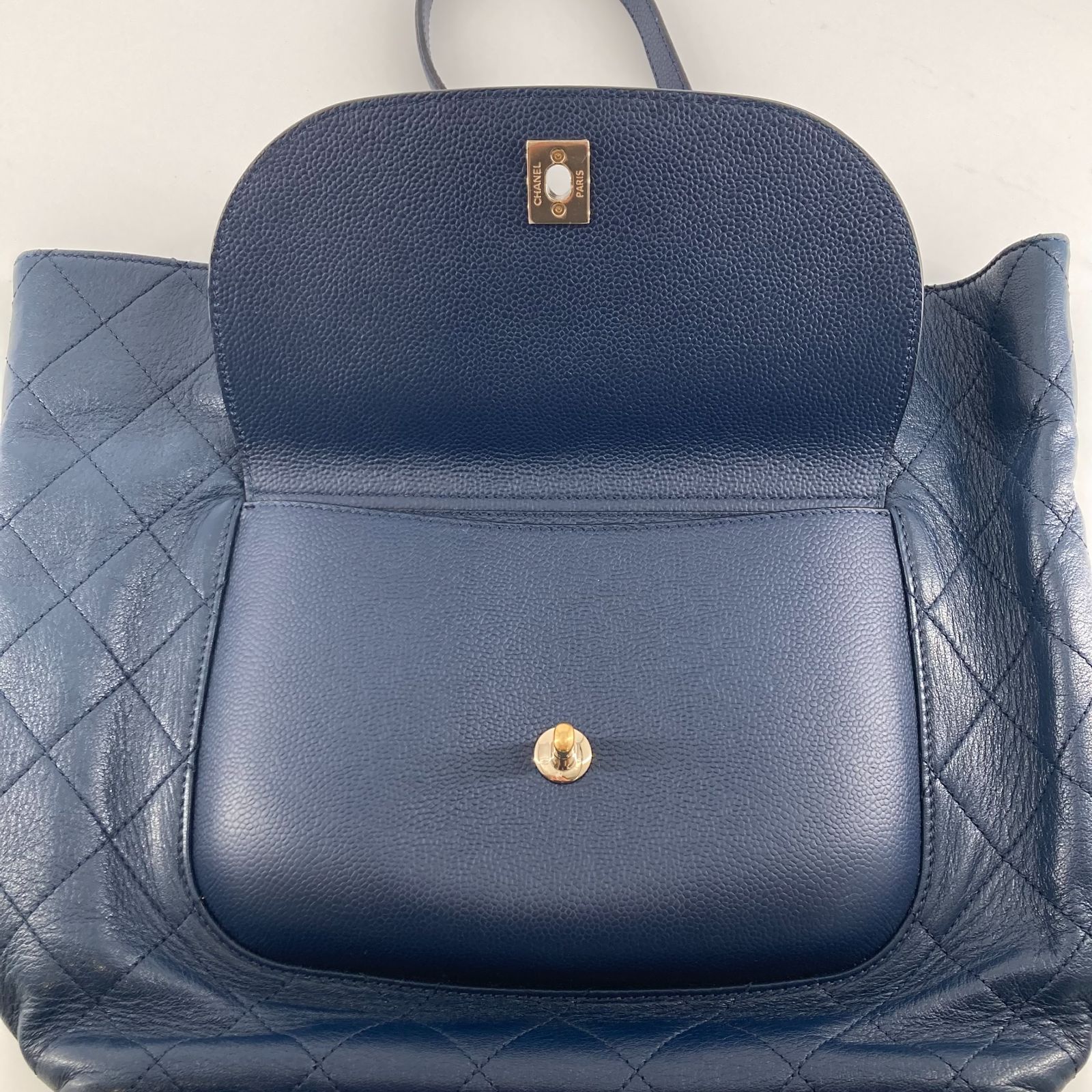 CHANEL（シャネル） キルティング レザー トート バッグ 24番台