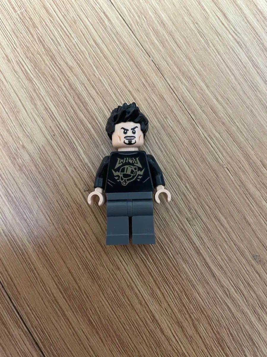 LEGO 76216 アイアンマン アーモリー