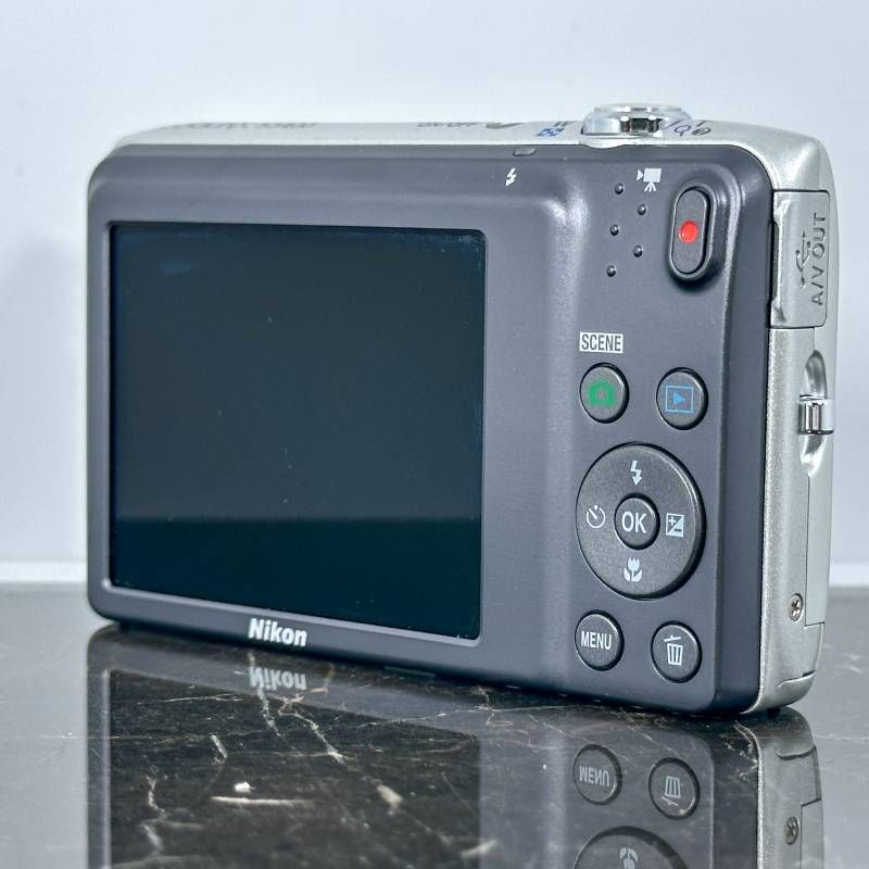 美品】Nikon COOLPIX S3400 シルバー コンパクトデジタルカメラ 2010万