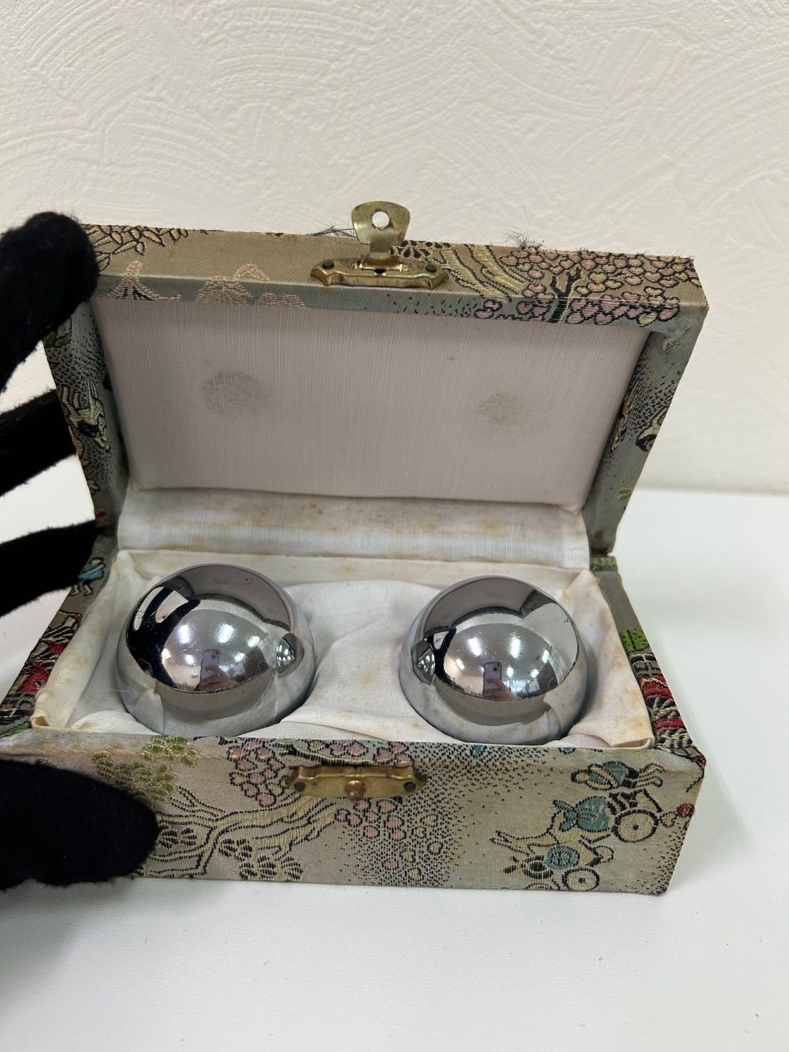 中国伝承伝統工芸　健心球　鉄球　運動　刺激　柔軟　アンティーク 中国伝承伝統工芸 健心球 鉄球 運動 刺激 柔軟 アンティーク - メルカリ