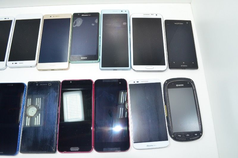 A*P様 【メ0109-19】ガラケースマホタブレット ジャンク品 42台まとめ メ0109-19】ガラケースマホタブレット ジャンク品 42台まとめ売り