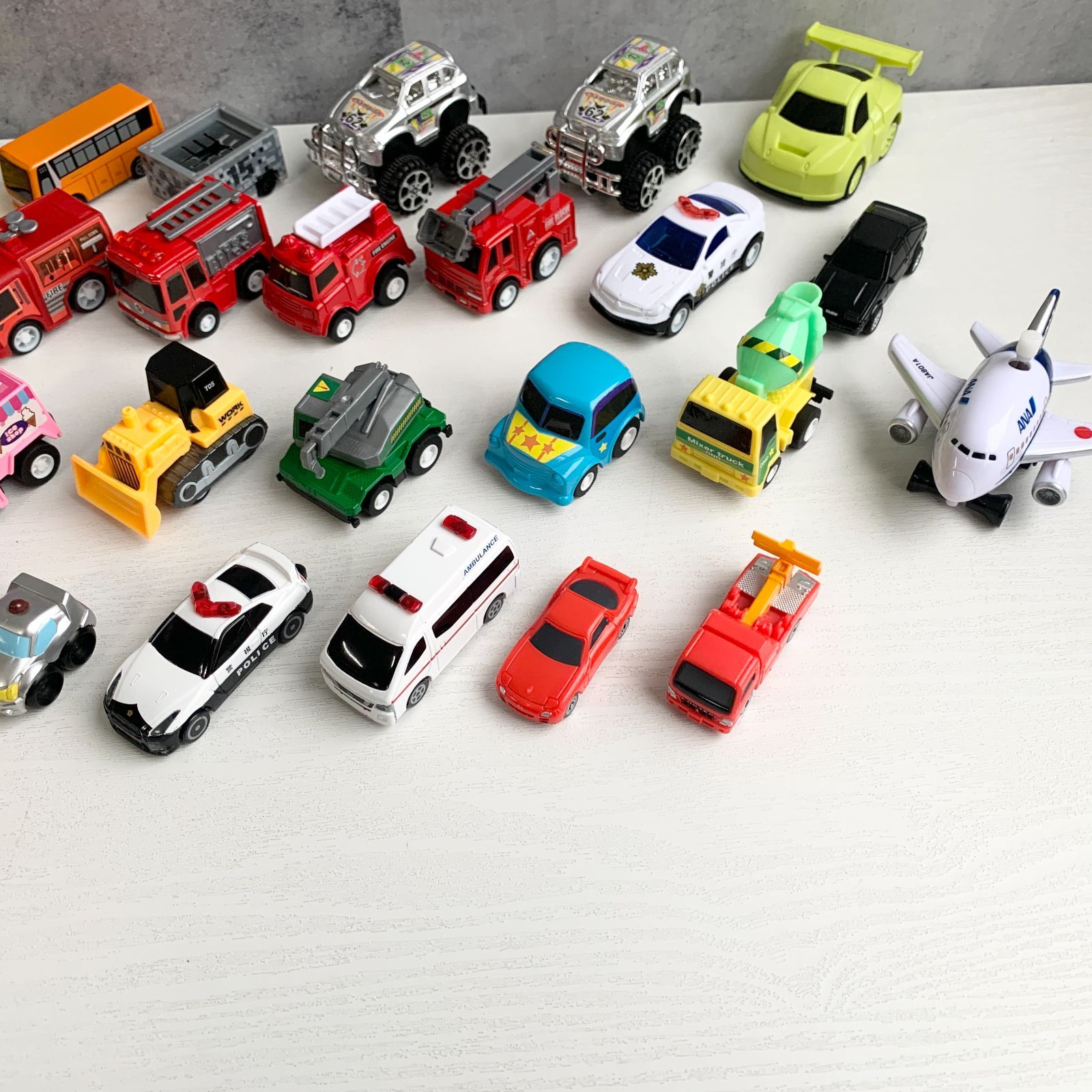 飛行機 ミニカー まとめ売り おもちゃ プルバックカー おもちゃ ミニカー 車 飛行機 新幹線 プルバックカー まとめ売り 160サイズ プルバック ミニカー トラフィックエンジン エアポート