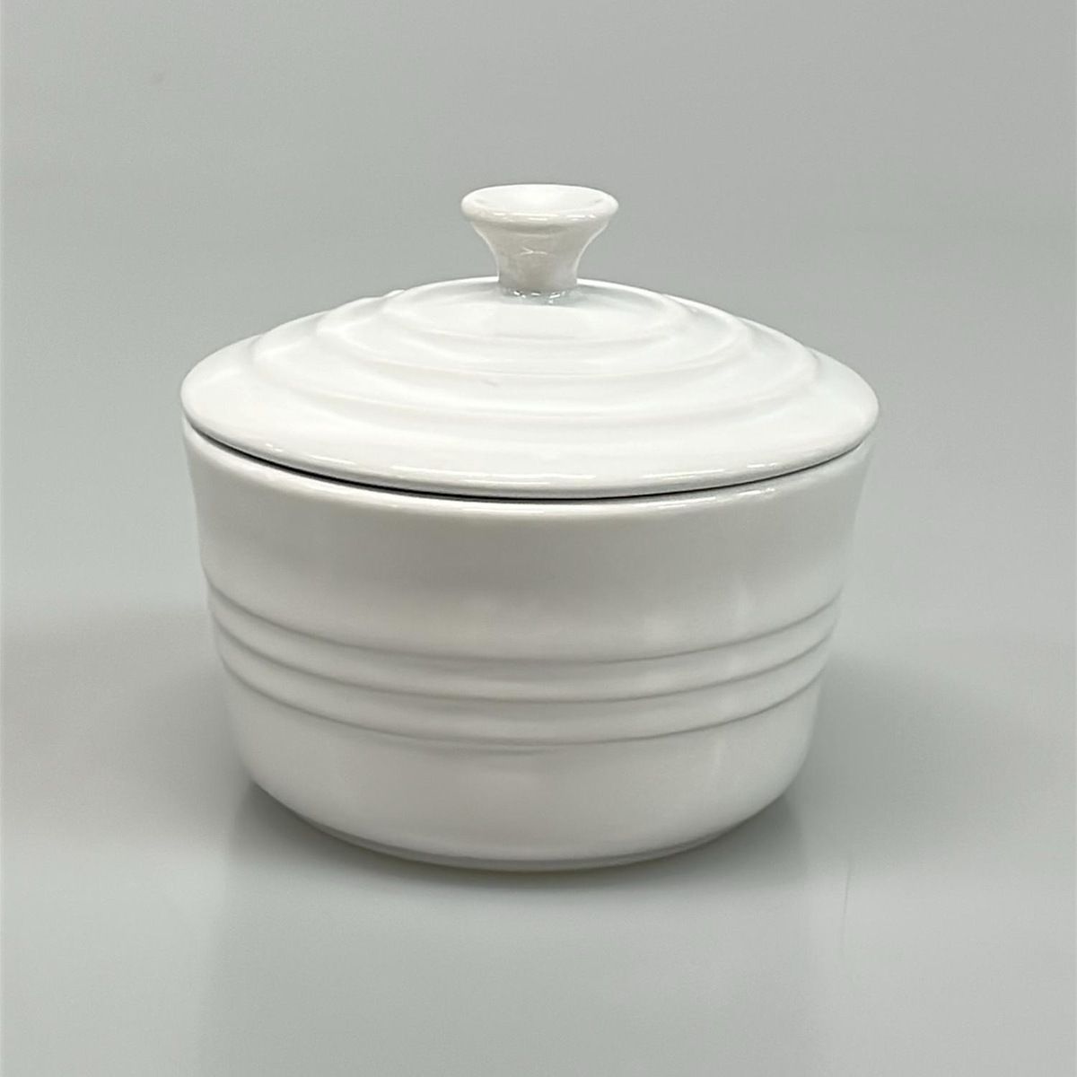 LE CREUSET(ルクルーゼ) 食器新品同様 - 白 ラムカン - メルカリ