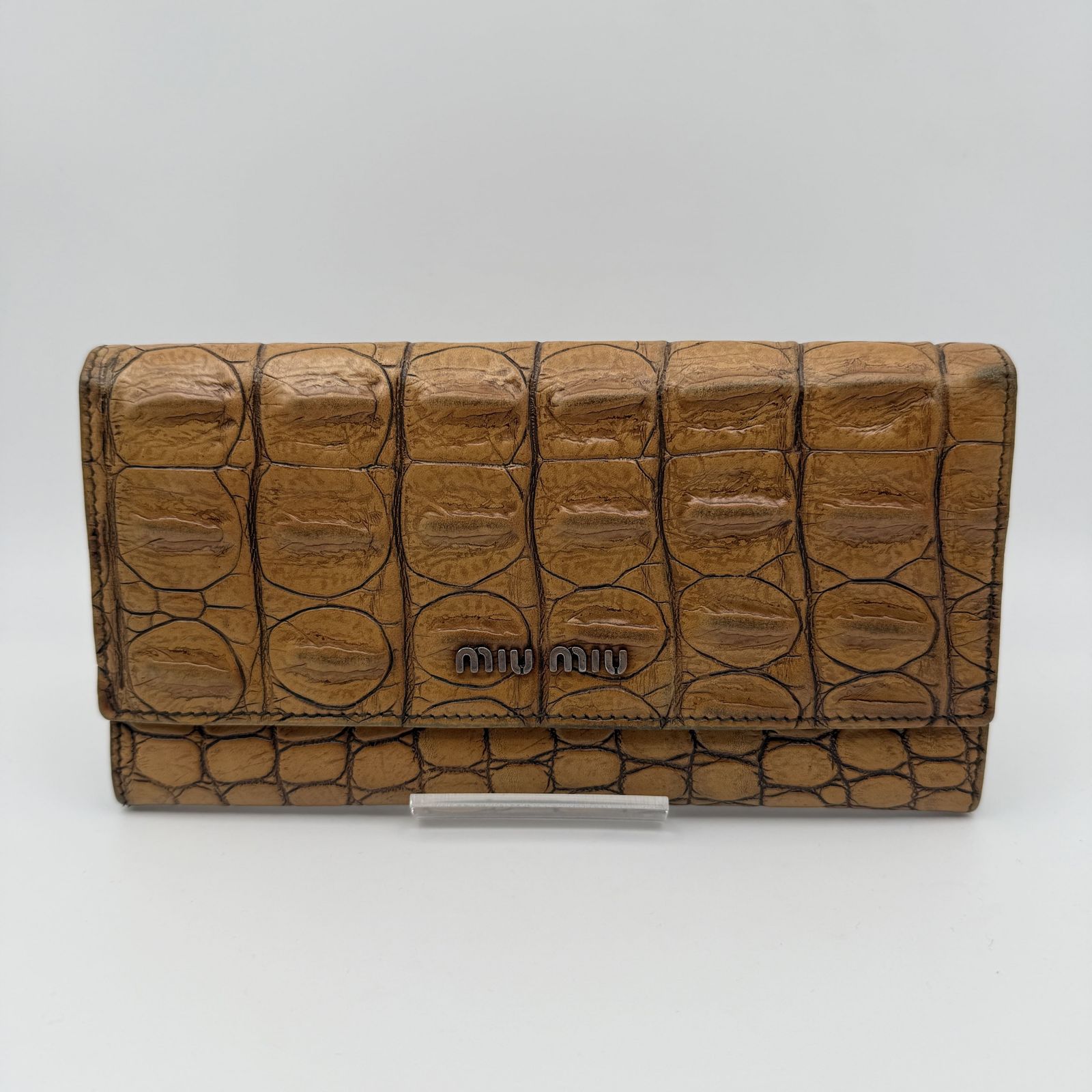 【付属品あり】miumiu ミュウミュウ クロコ 財布 ブラウン レザー 美品 MIU MIU（ミュウミュウ） クロコ型押しレザー 長財布 ブラウン - メルカリ