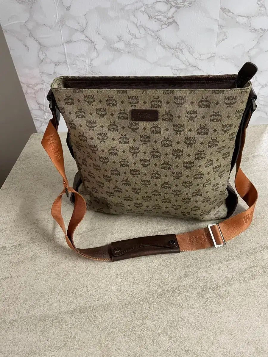 MCM MCMエムシーエム『ヴィセトス クロスボディバッグ』レディース 