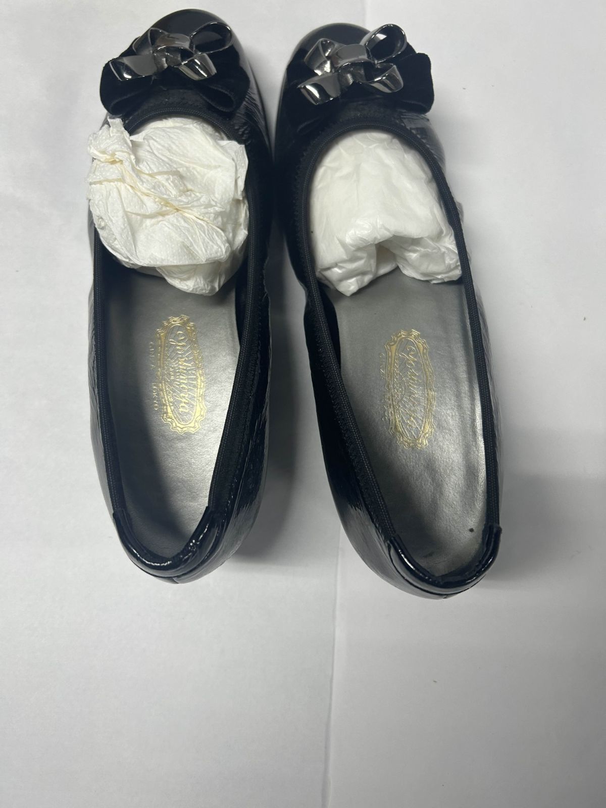 銀座ヨシノヤ エナメル パンプス 黒 リボン ウェッジソール 歩きやすい