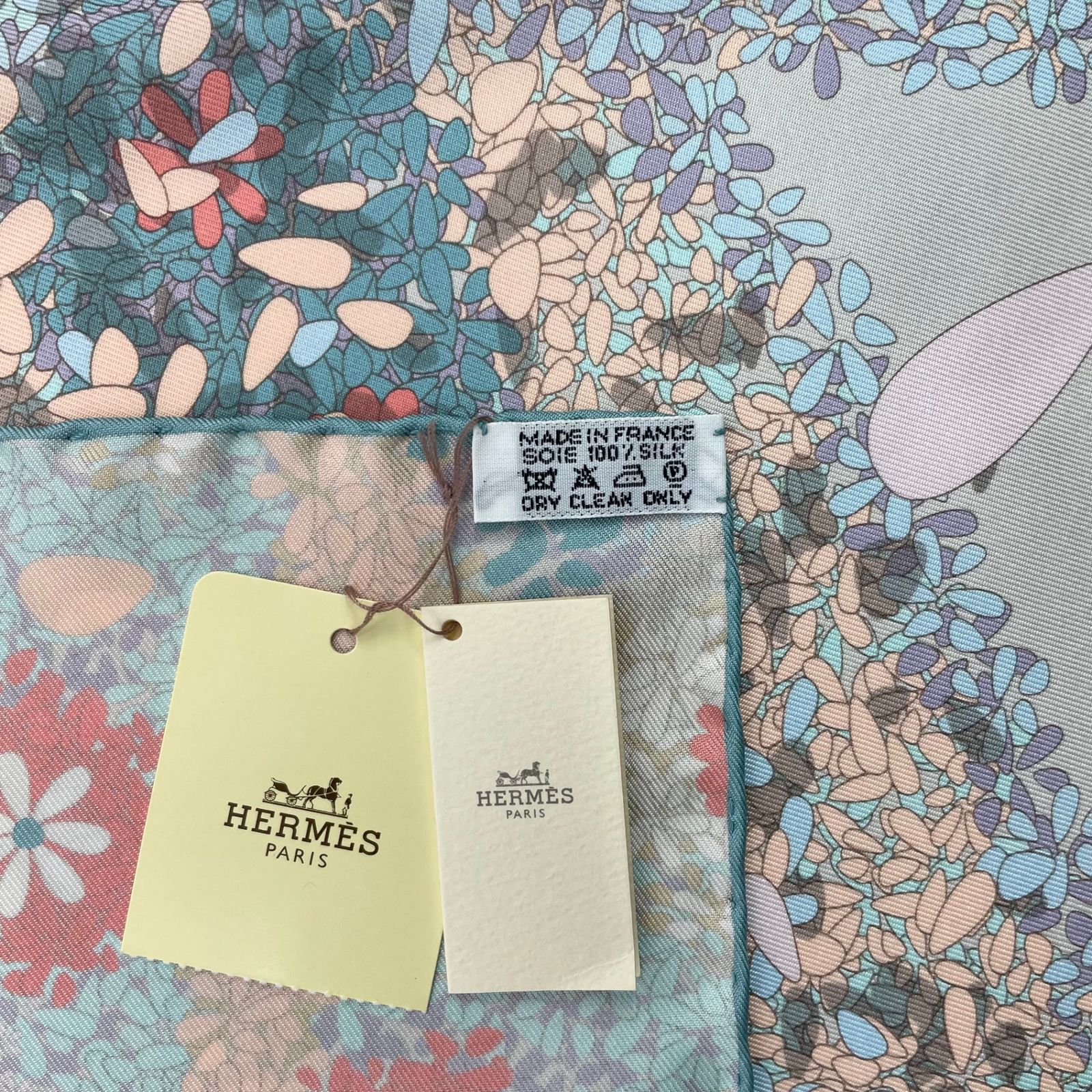 未使用品 HERMES エルメス スカーフ カレ90 シルク100％ OFFRANDES DUN 