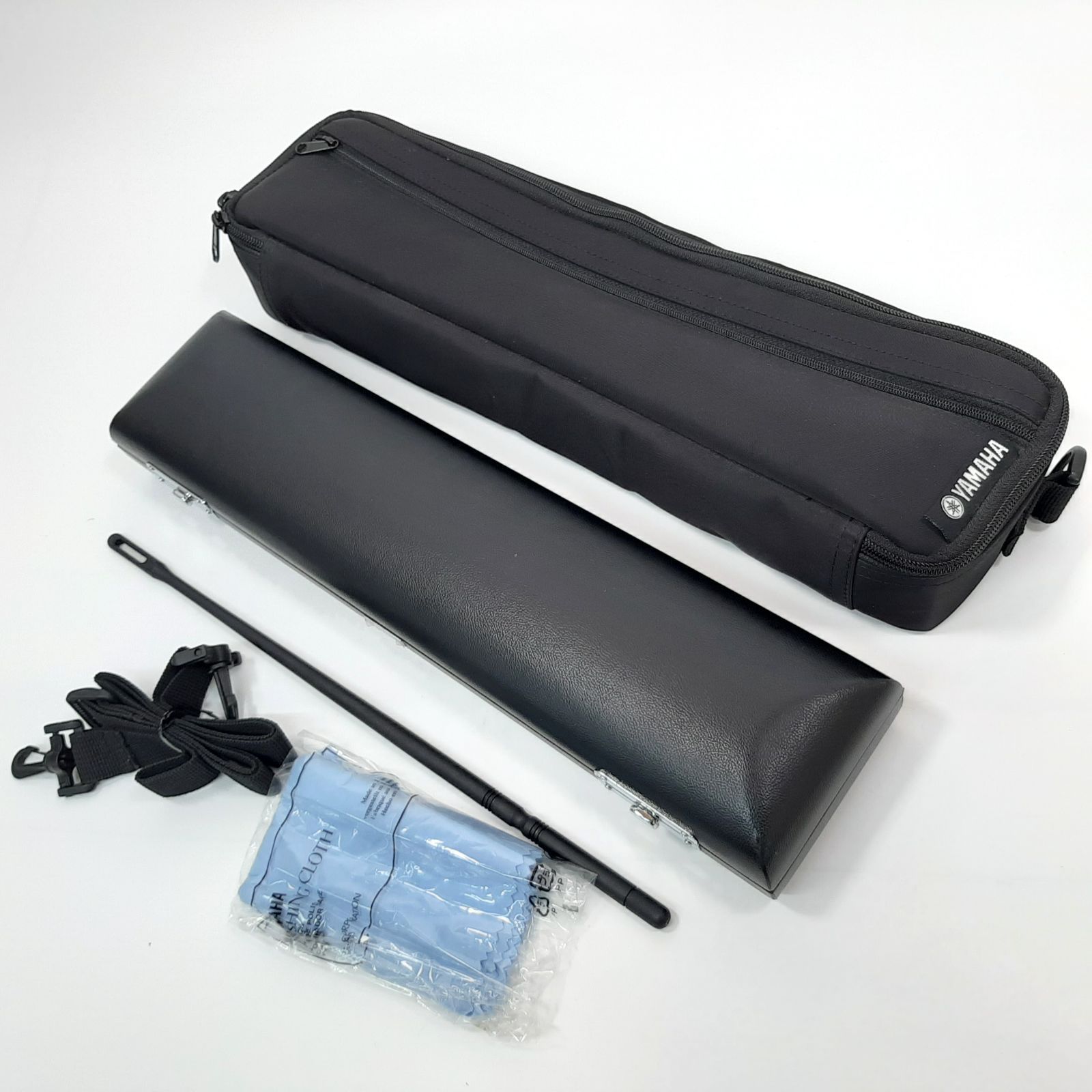 C【美品】ヤマハ　フルート　YFL-211 後期型　 Eメカ キャリーケース D【極美品】ヤマハ フルート YFL-212 現行 Eメカ L68768 ハードケース
