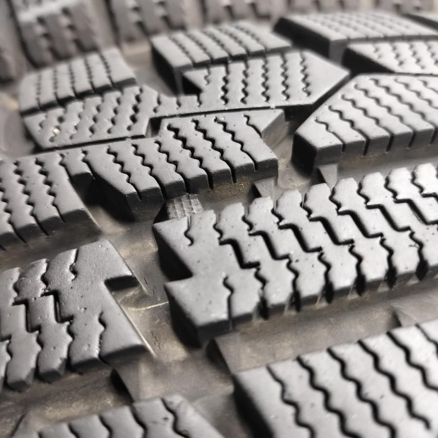 ◇本州・四国は送料無料◇ ＜希少！ スタッドレス 4本＞ 165/55R15