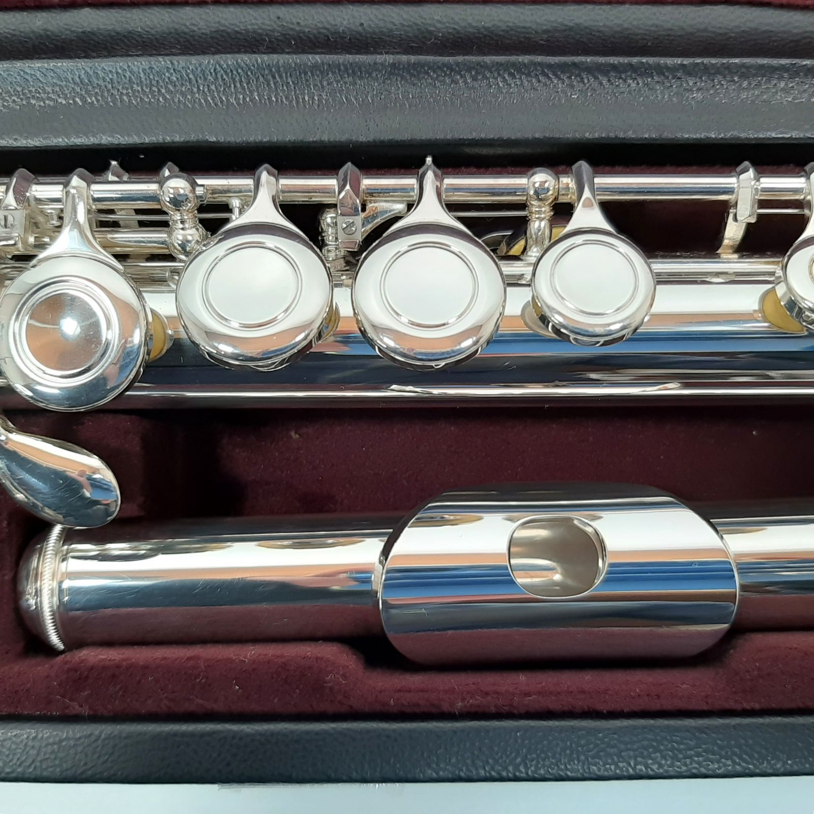 美品】YAMAHA YFL-211 Eメカ ヤマハ フルート ソフトケース付き D82251