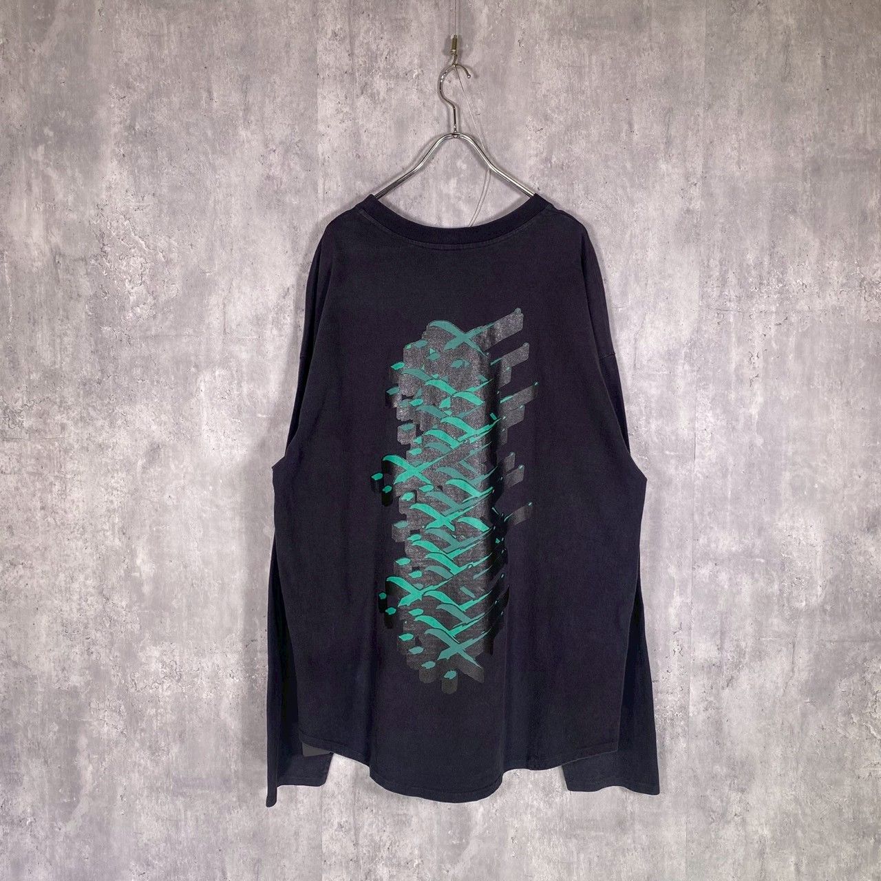 CVTVLIST』カタリスト（1）バックプリントロングTシャツ - メルカリ