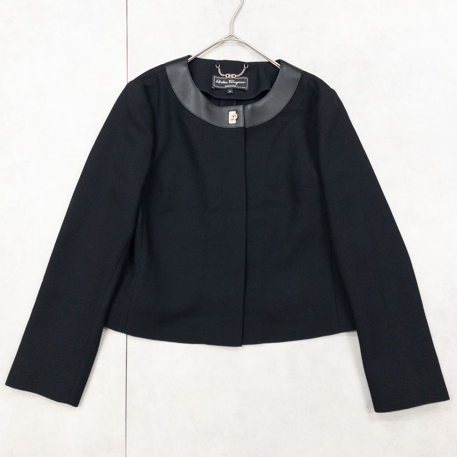 Salvatore Ferragamo サルヴァトーレフェラガモ ノーカラージャケット