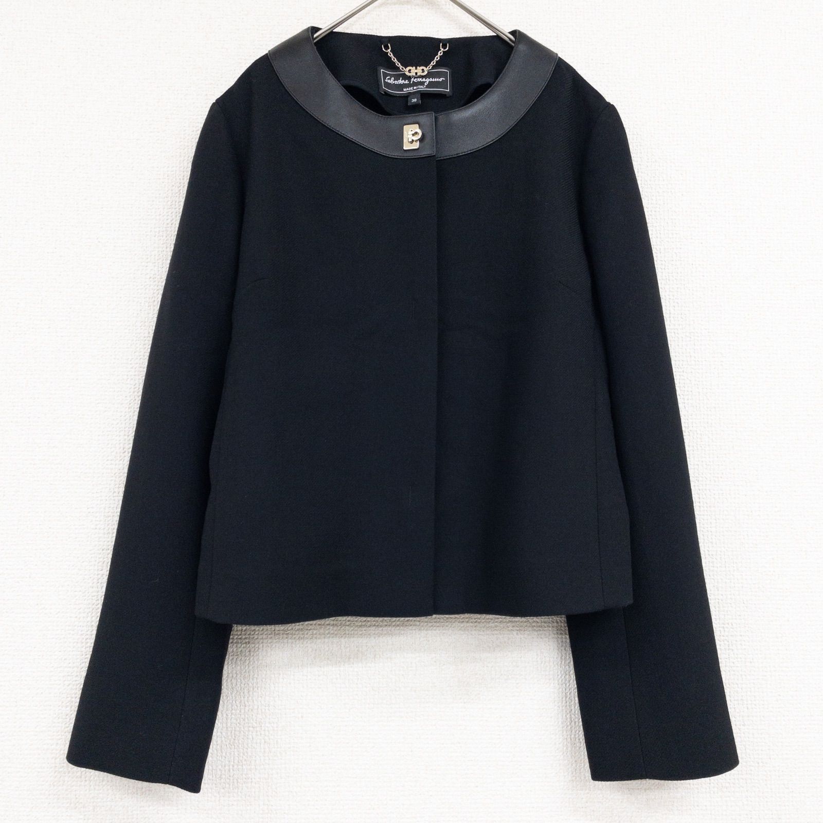 Salvatore Ferragamo サルヴァトーレフェラガモ ノーカラージャケット