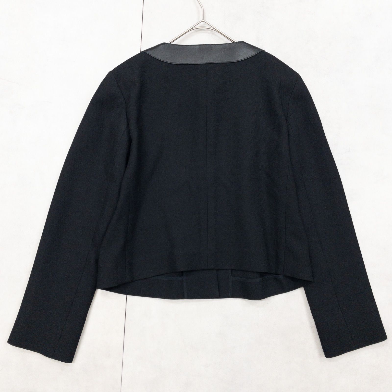 Salvatore Ferragamo サルヴァトーレフェラガモ ノーカラージャケット