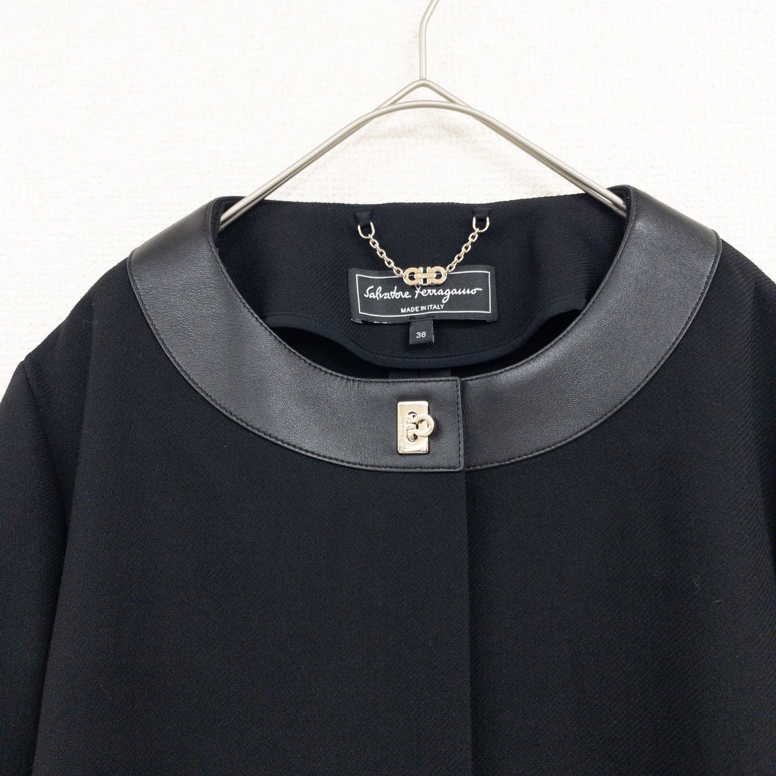 Salvatore Ferragamo サルヴァトーレフェラガモ ノーカラージャケット