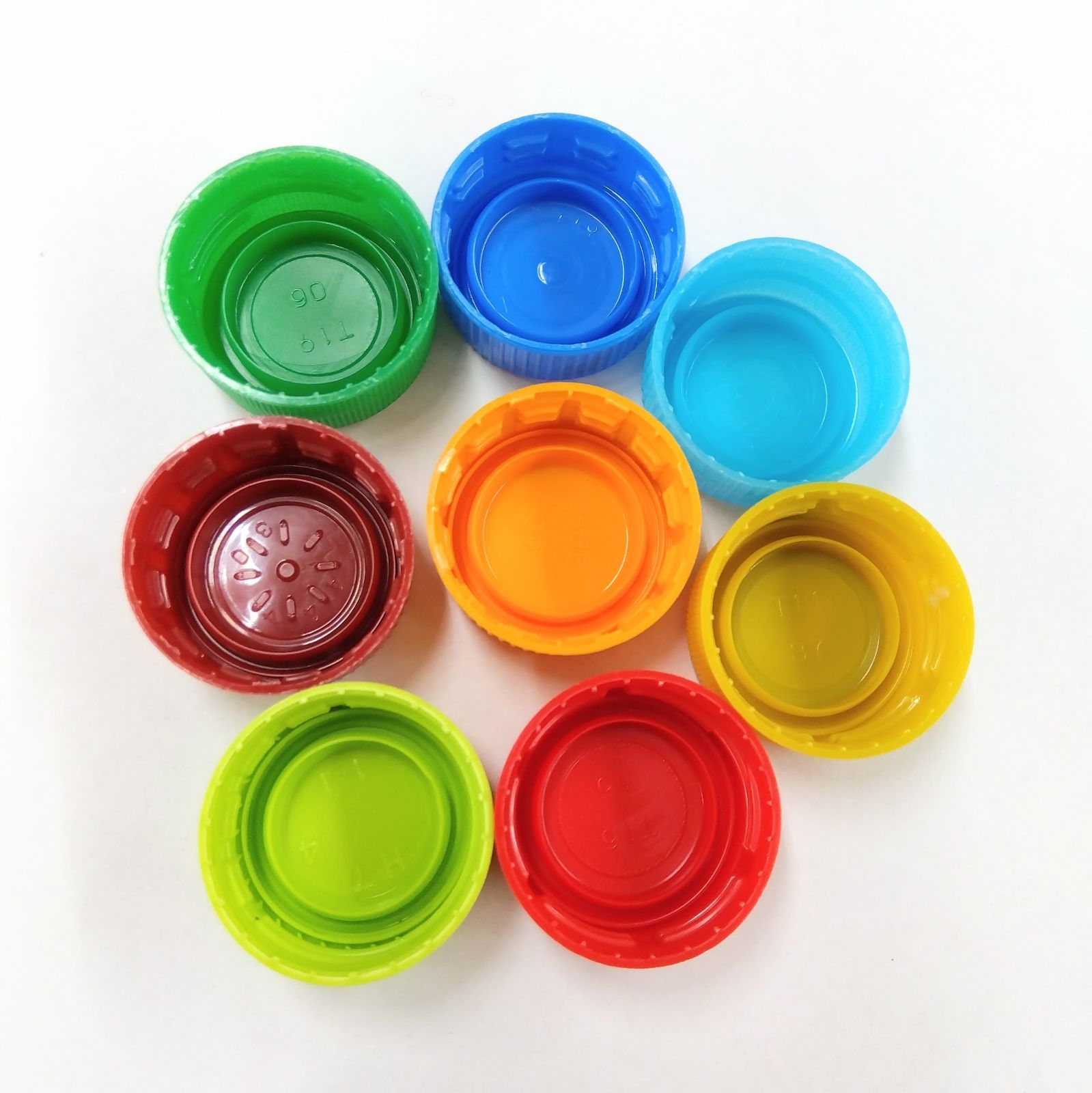 送料無料】ペットボトルキャップ カラフル 80個 セット⑨ - メルカリ