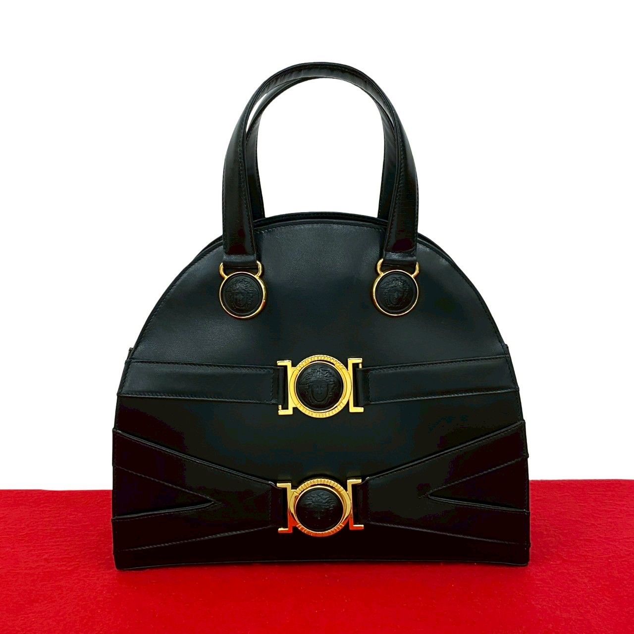 Versace ボストンバッグ 黒 レザー ヴェルサーチ　メデューサ ラ メドゥーサ レザー ボストン バッグ | VERSACE JP