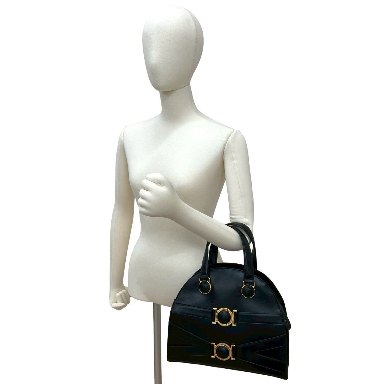 希少 ヴェルサーチ ボストンバッグ ブラック レザー メデューサ 金具 南京錠 希少 ヴェルサーチ ボストンバッグ ブラック レザー メデューサ 金具