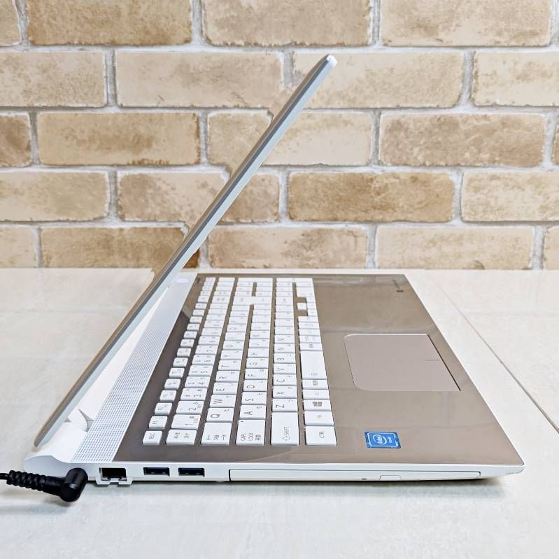 美品♪オフィス付き☆SSD爆速・メモリ8GB☆初心者OK！Windows11ノート