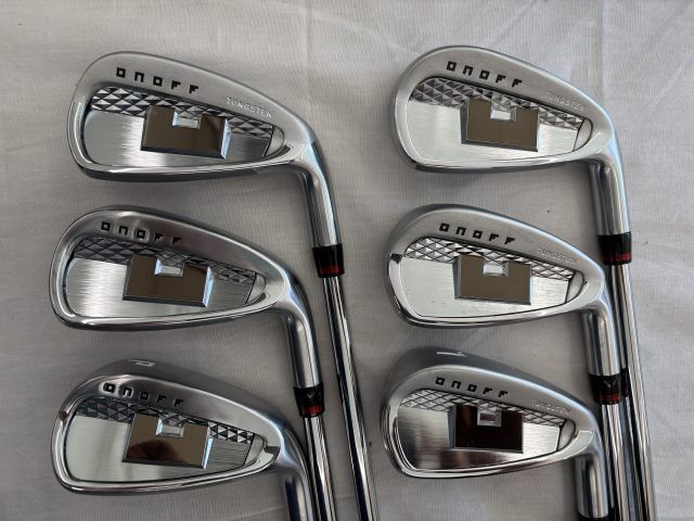 中古】アイアンセット グローブライド(ダイワ) ONOFF AKA 2024