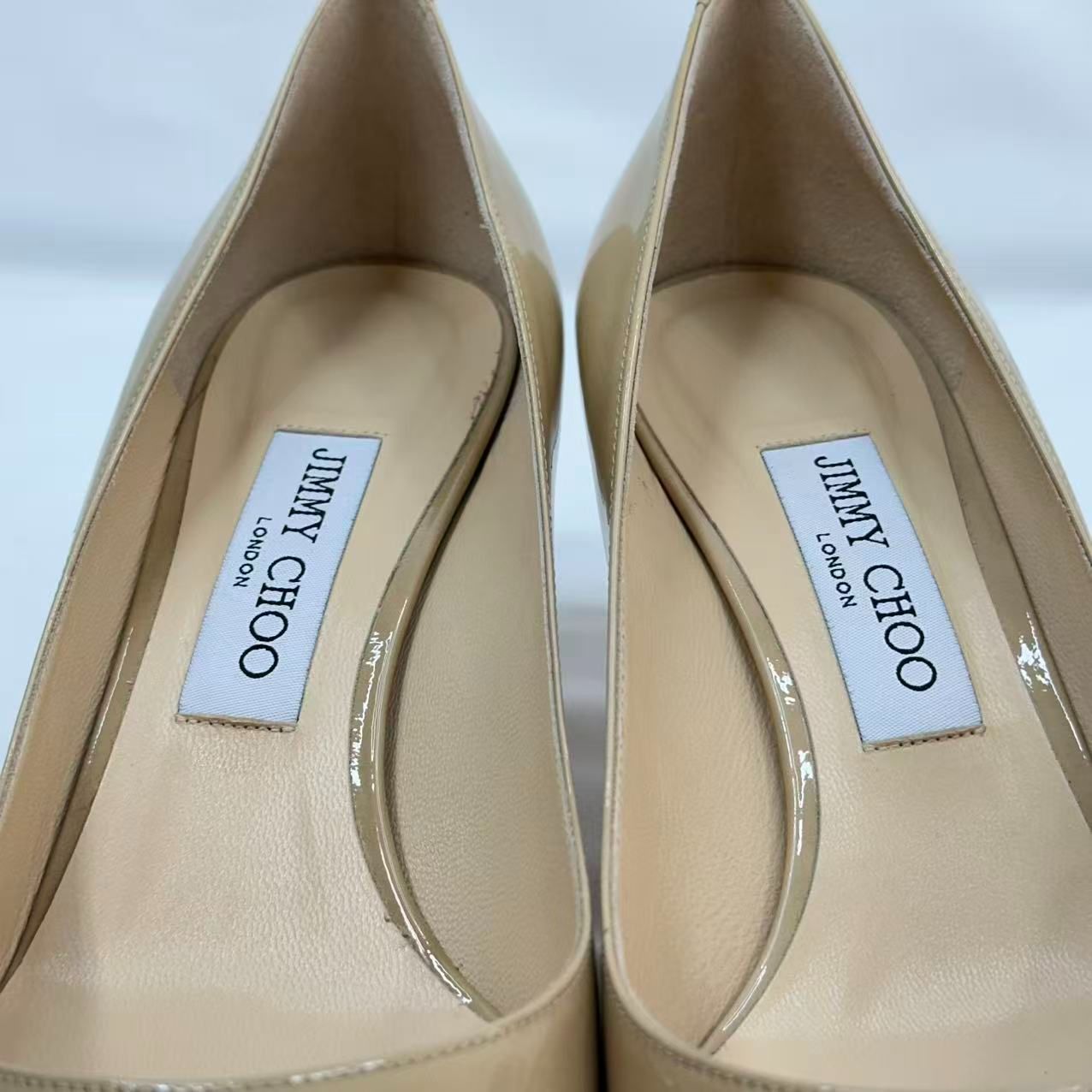 JIMMY CHOO ジミーチュウ パテント レザー ベージュ パンプス