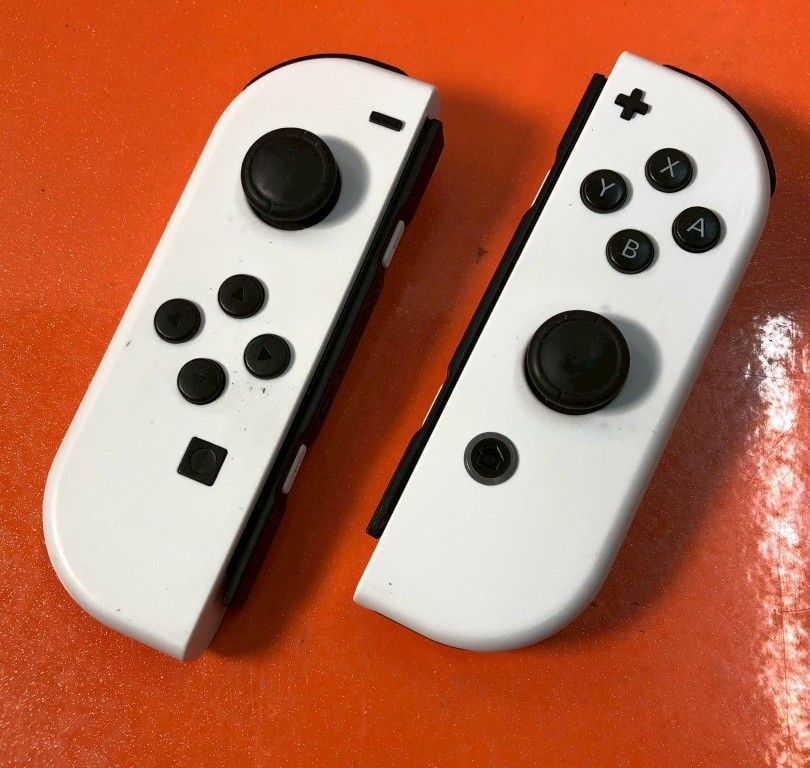 ●Joy Con L R ホワイト ニンテンドースイッチハード 動作可 表面軽度の