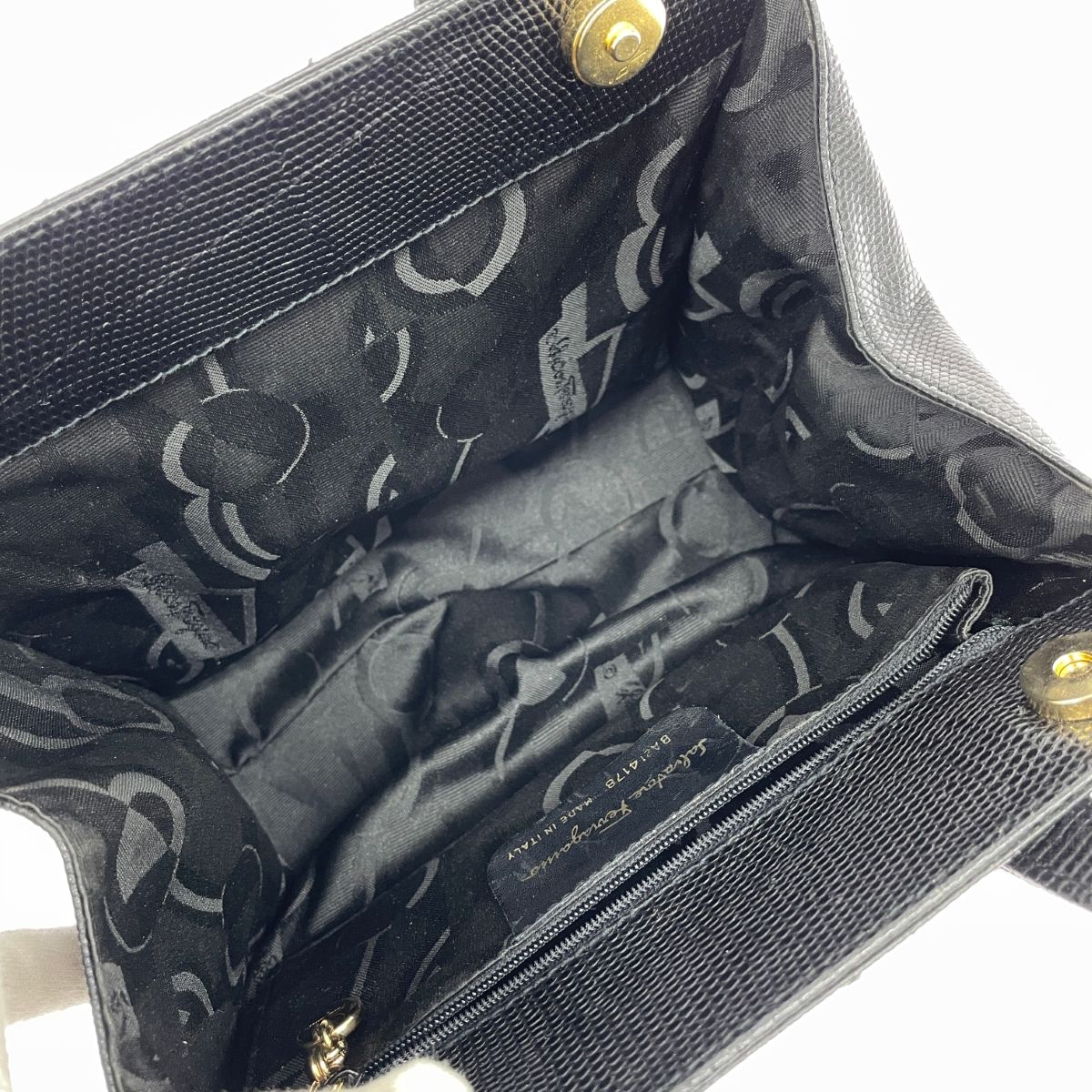 Salvatore Ferragamo サルヴァトーレフェラガモ 2WAYバッグ  ヴァラリボン/リザード型押し    ブラック レディース / 241020000028 Salvatore Ferragamo サルヴァトーレフェラガモ 2WAYバッグ ヴァラ
