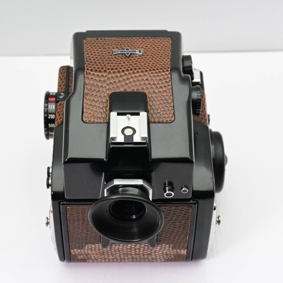 A19[6983A]58☆希少☆ マミヤ MAMIYA M645 1000S ボディ リザード