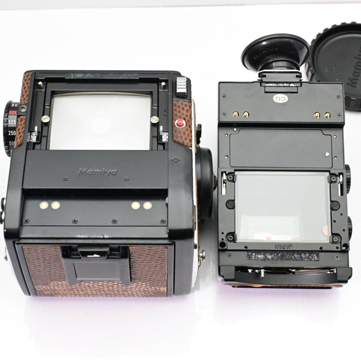 A19[6983A]58☆希少☆ マミヤ MAMIYA M645 1000S ボディ リザード